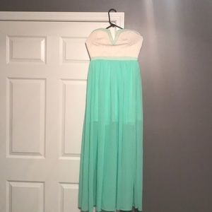 Strapless dress